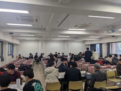 研究室情報交換会が開催されました